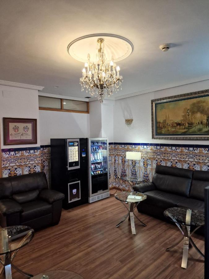 Hostal Colon Getafe Ngoại thất bức ảnh